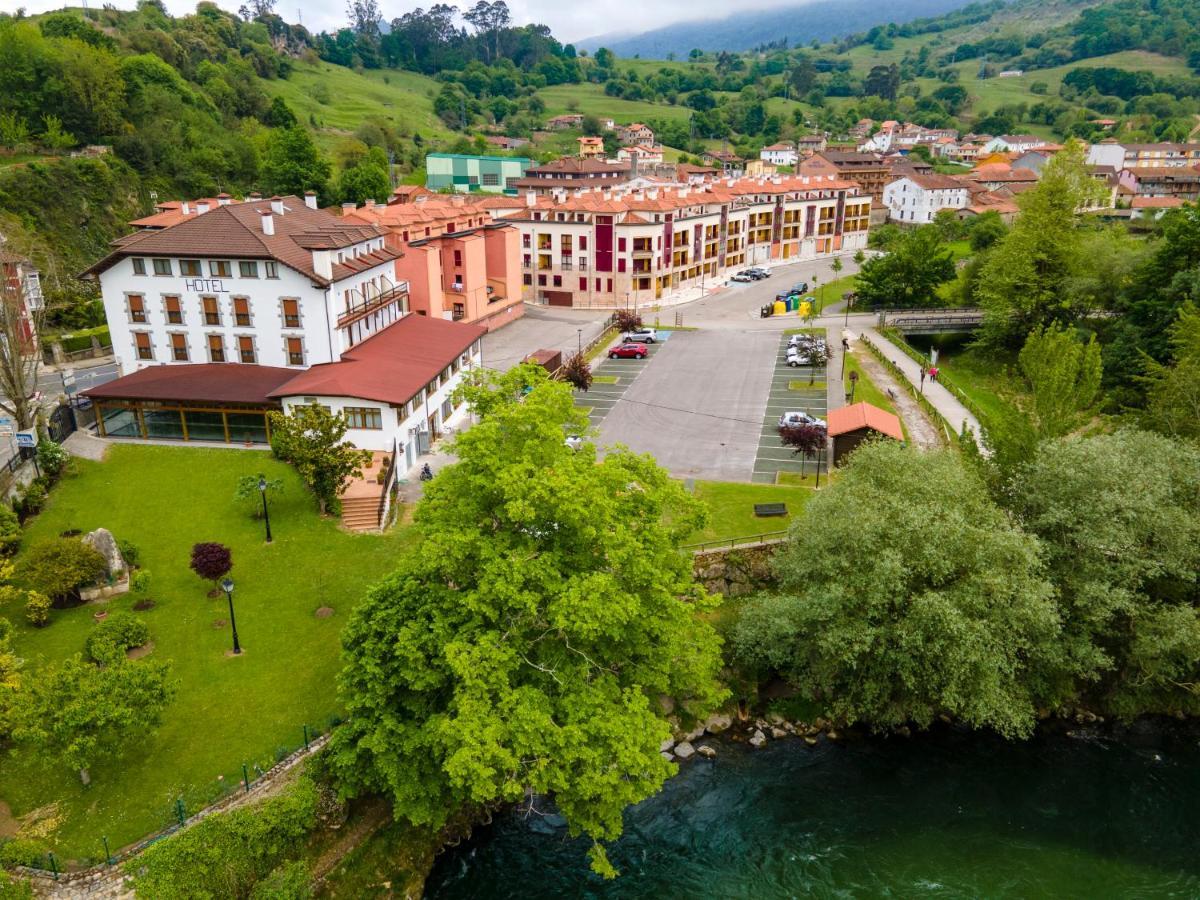 Hotel El Tilo Panes Bagian luar foto